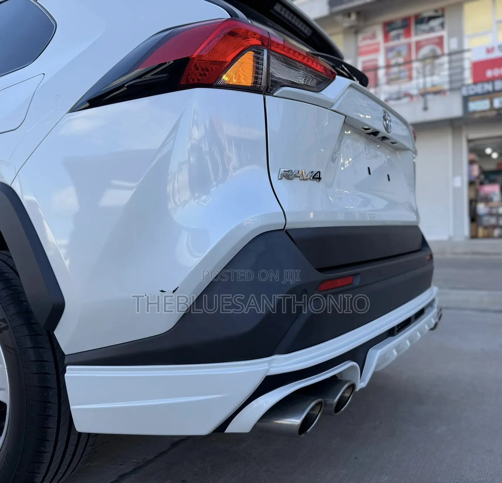 Toyota RAV4 2022 White