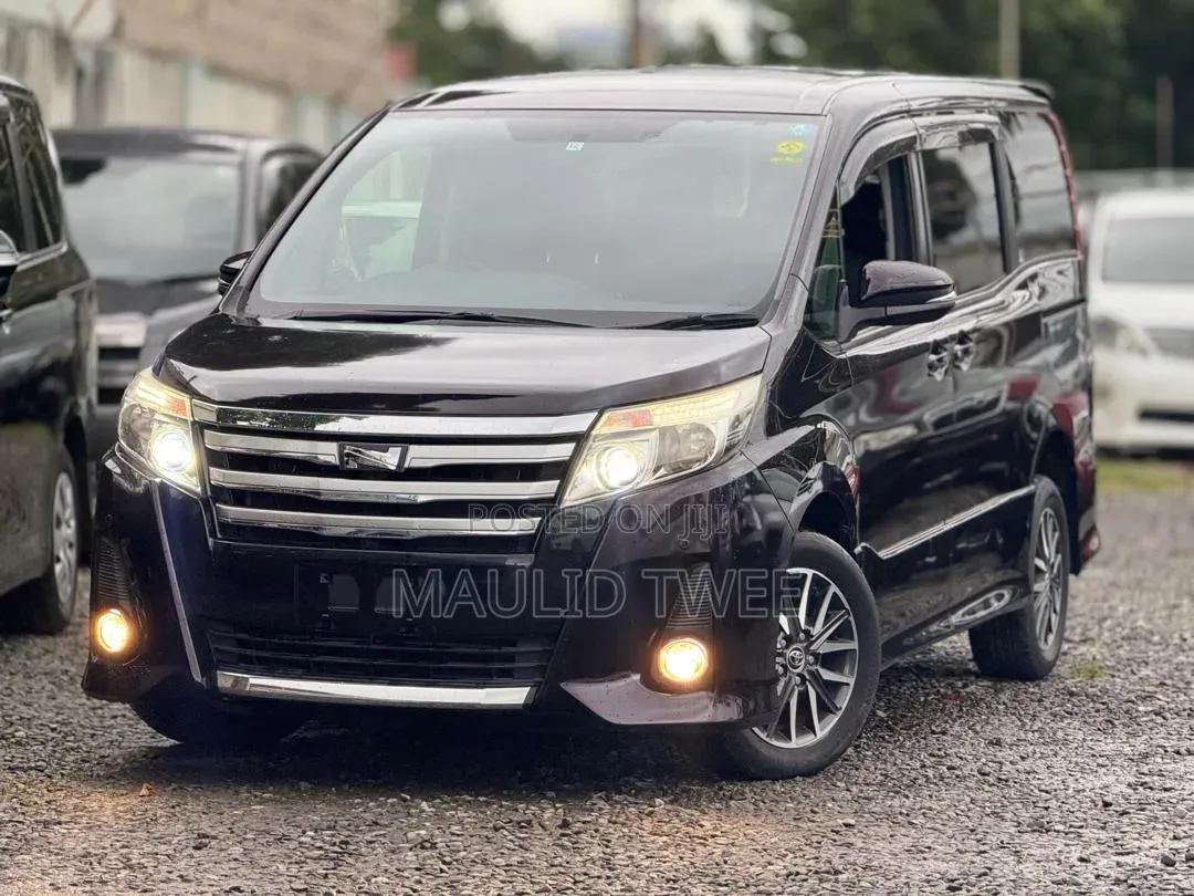 Toyota Noah 2014 Black