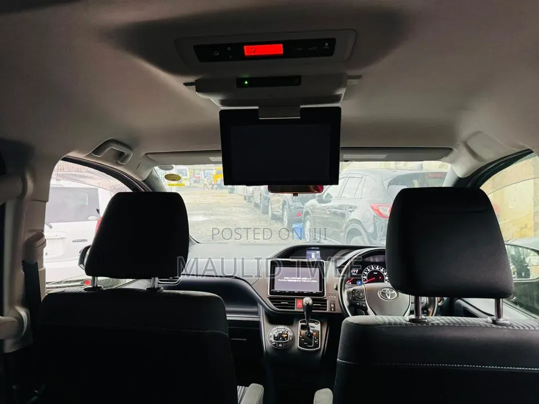 Toyota Noah 2014 Black