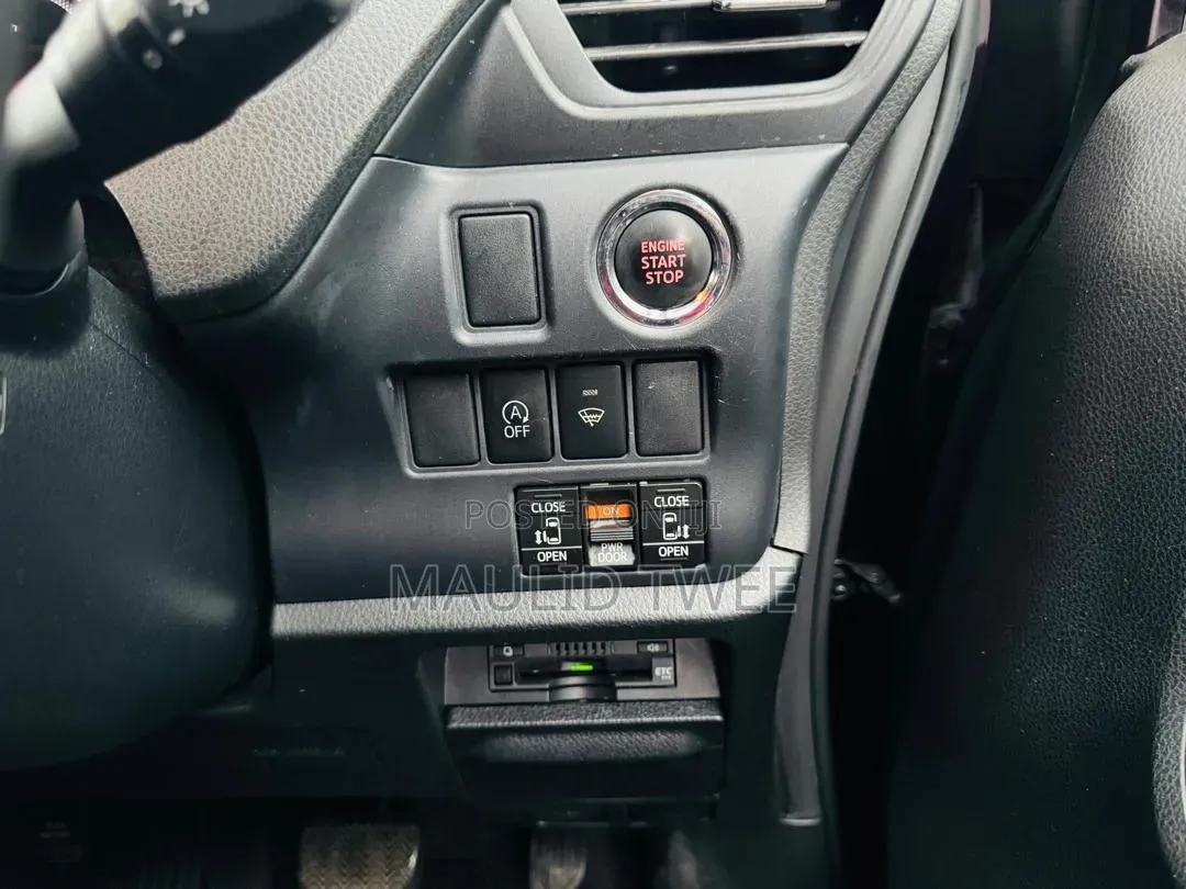 Toyota Noah 2014 Black