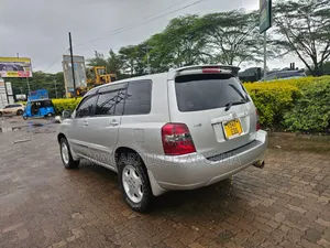 Toyota Kluger 2005 Silver