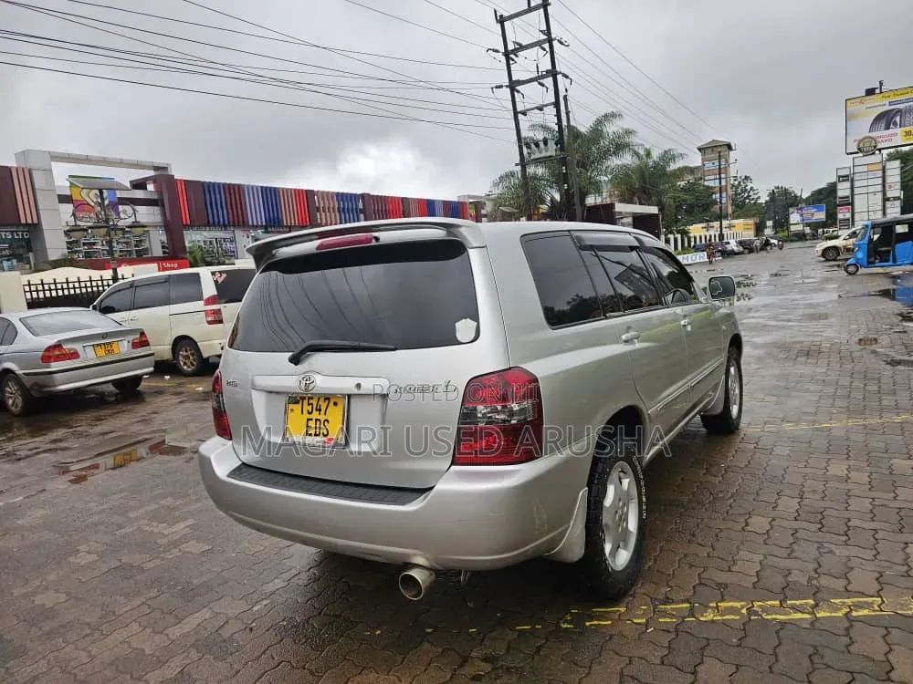Toyota Kluger 2005 Silver