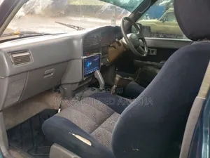 Toyota Hilux Surf 2000 Blue