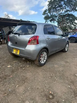 Toyota Vitz 2006 Gray