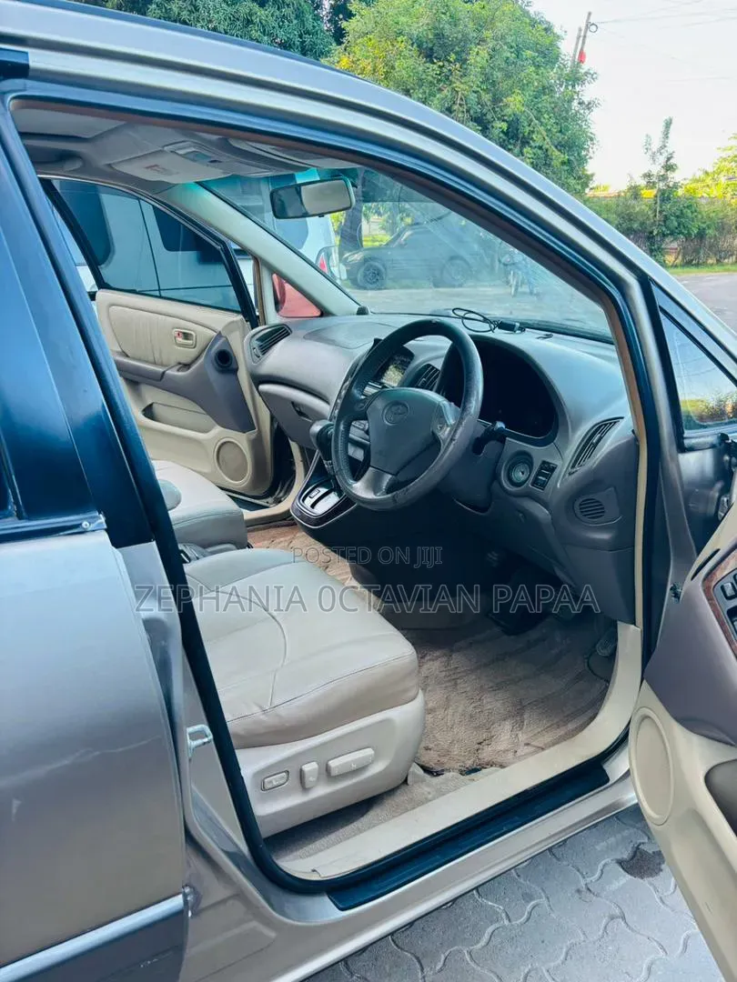 Toyota Harrier 2001 Silver