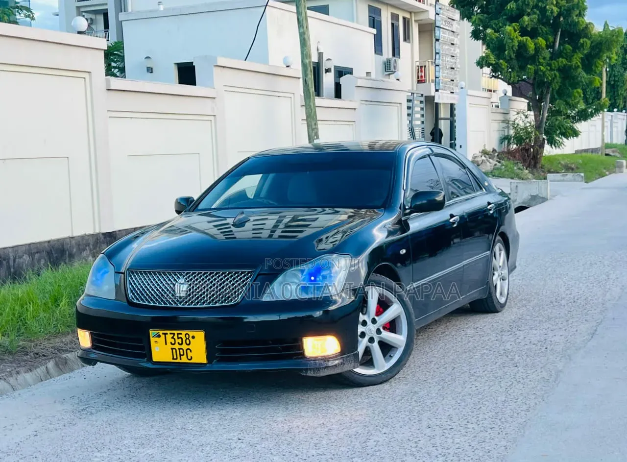 Toyota Crown 2004 Black