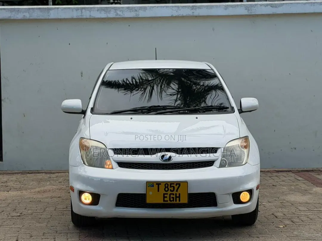 Toyota IST 2005 White