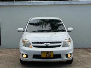 Toyota IST 2005 White