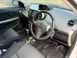 Toyota IST 2005 White