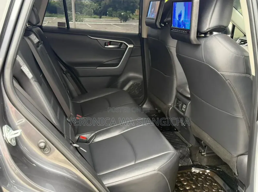 Toyota RAV4 2019 Gray