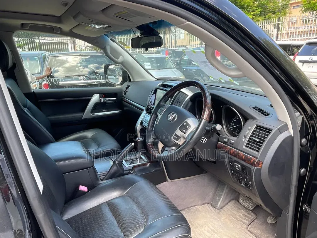 Toyota Land Cruiser 2014 Black