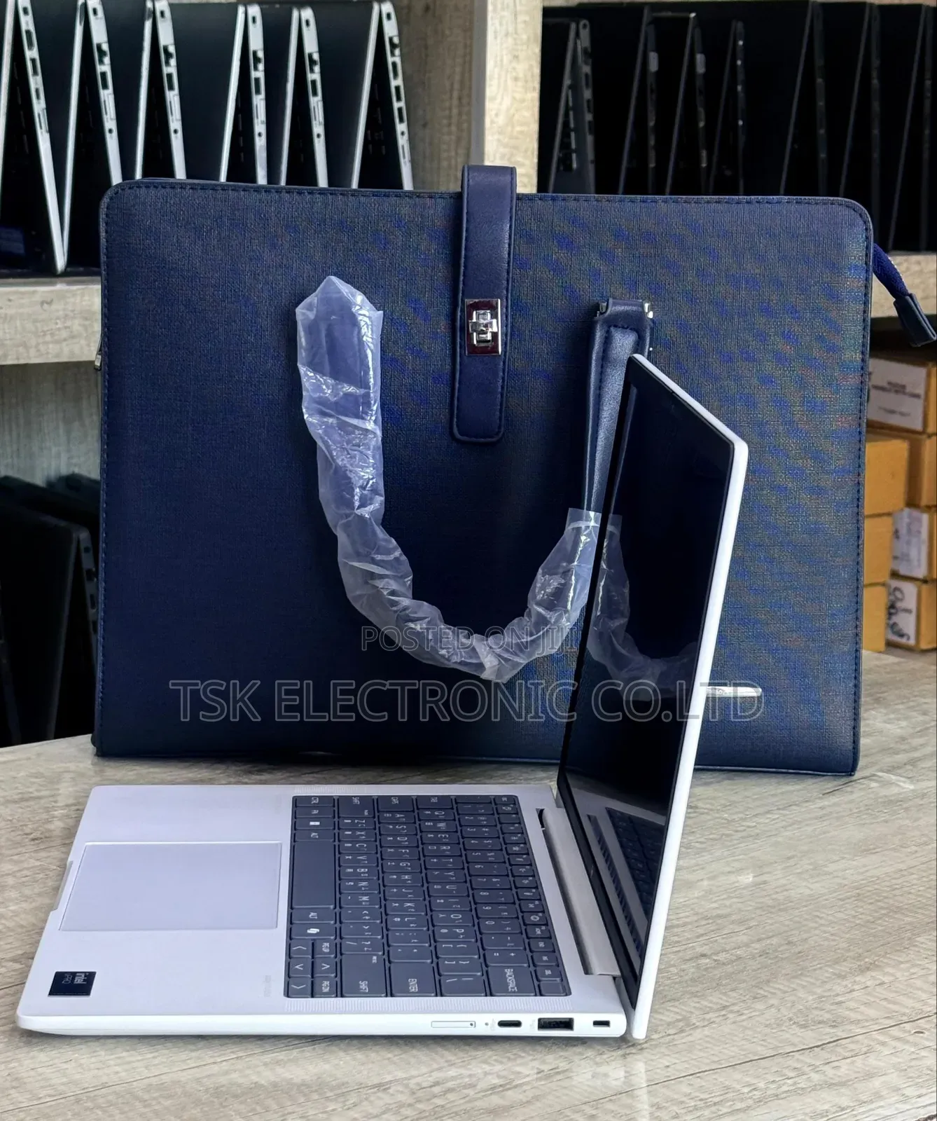 New Laptop HP EliteBook 1040 32GB Intel Core Ultra 7 SSD 1T