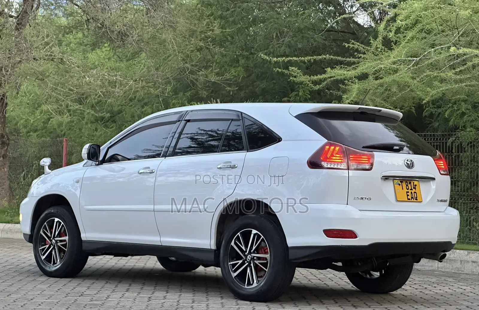 Toyota Harrier 2006 White