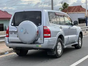 Mitsubishi Pajero 2004 Silver