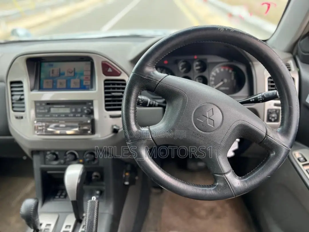 Mitsubishi Pajero 2004 Silver