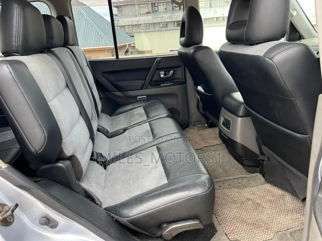 Mitsubishi Pajero 2004 Silver