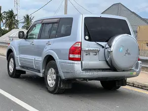 Mitsubishi Pajero 2004 Silver