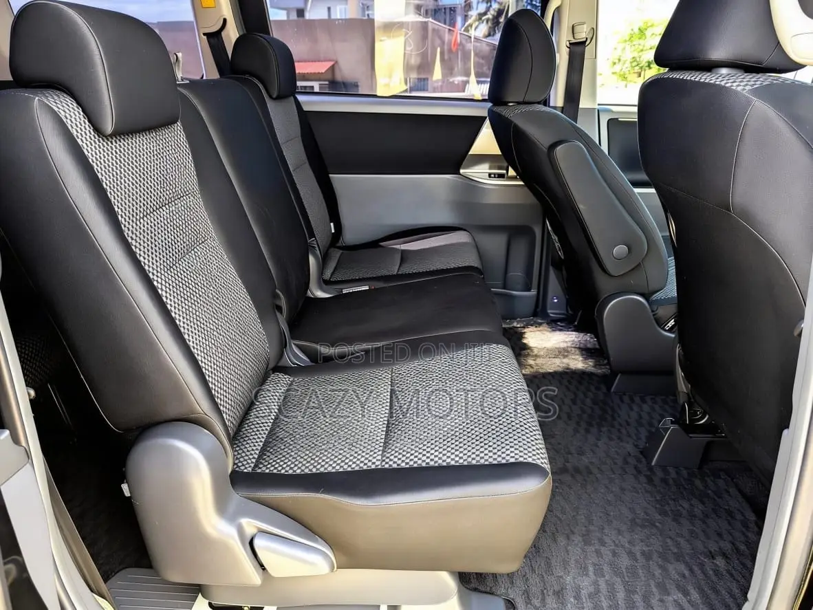 Toyota Noah 2008 Black