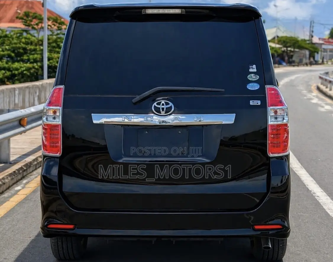 Toyota Noah 2008 Black