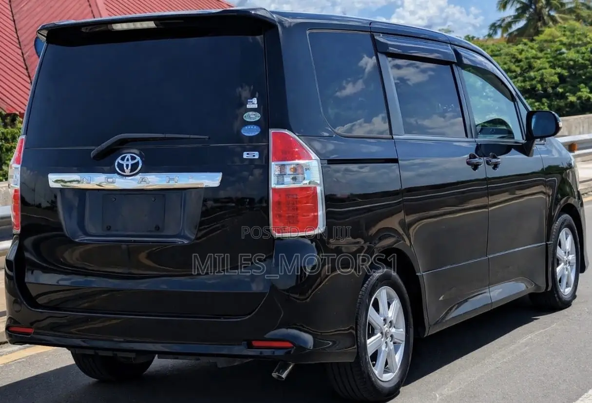 Toyota Noah 2008 Black