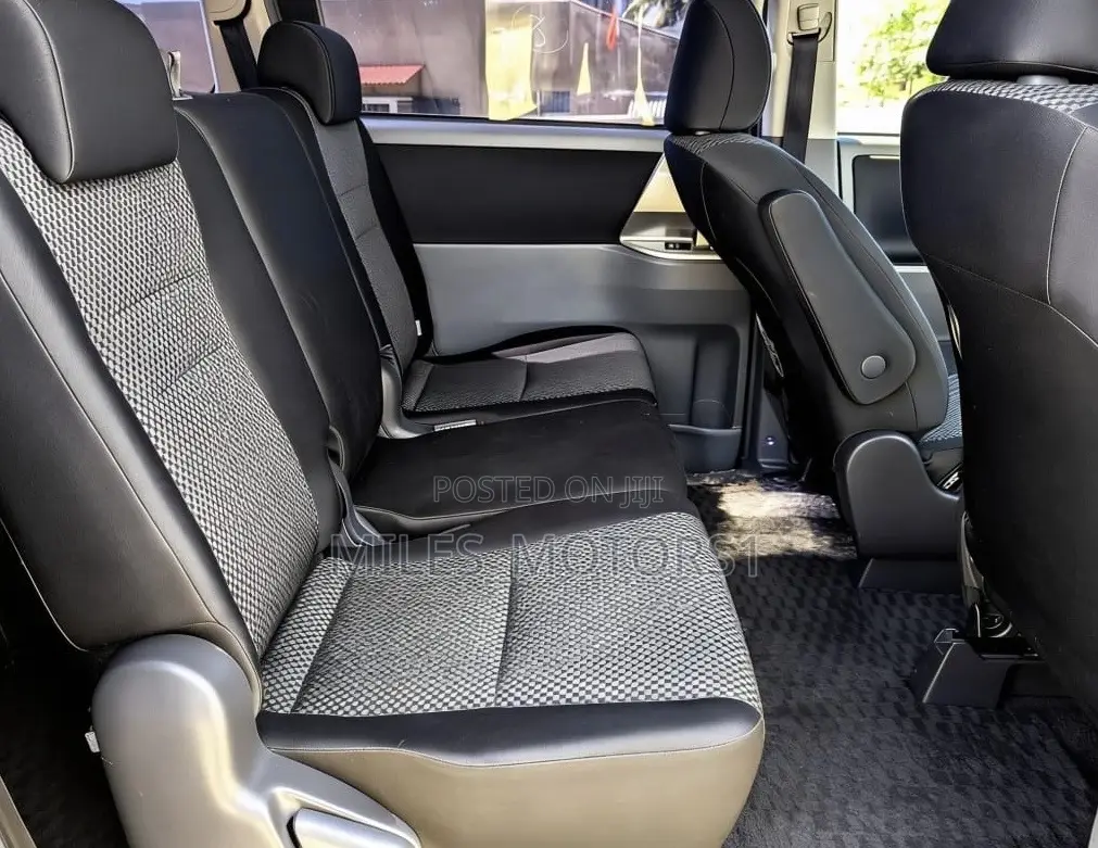Toyota Noah 2008 Black