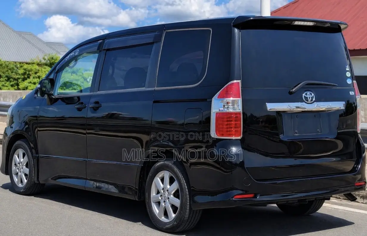 Toyota Noah 2008 Black