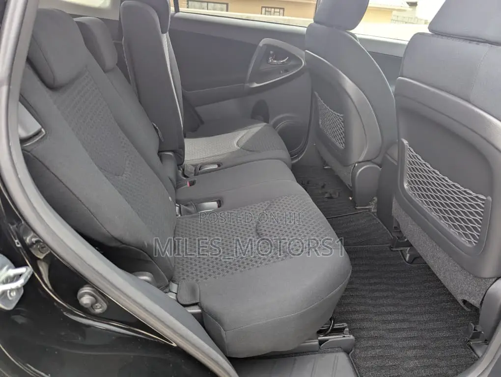 Toyota Vanguard 2010 Black