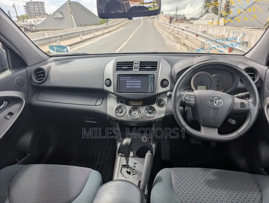 Toyota Vanguard 2010 Black