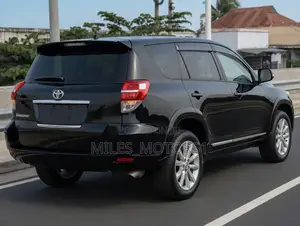 Toyota Vanguard 2010 Black