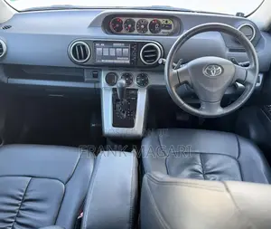 Toyota Corolla Rumion Hatchback 1.5 FWD 2011 Maroon