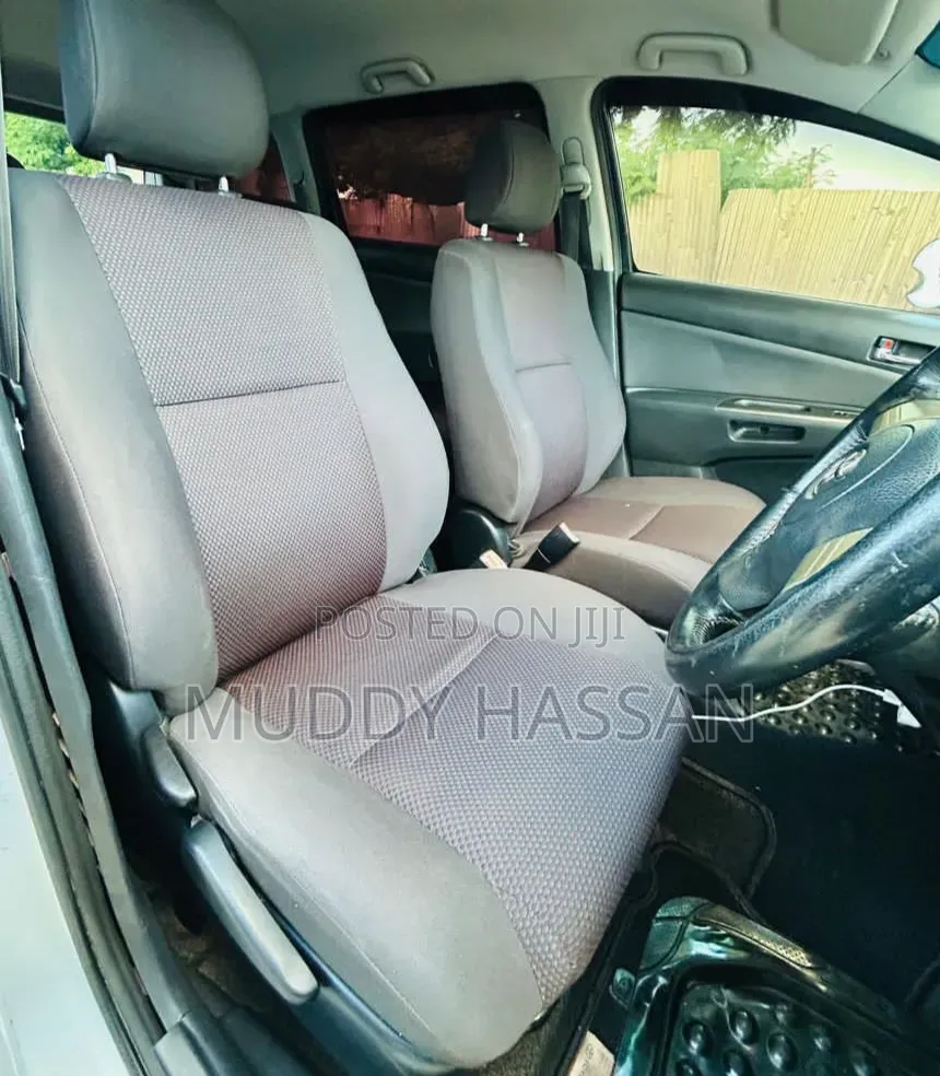 Toyota Wish 2006 Silver