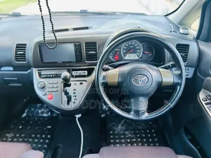 Toyota Wish 2006 Silver