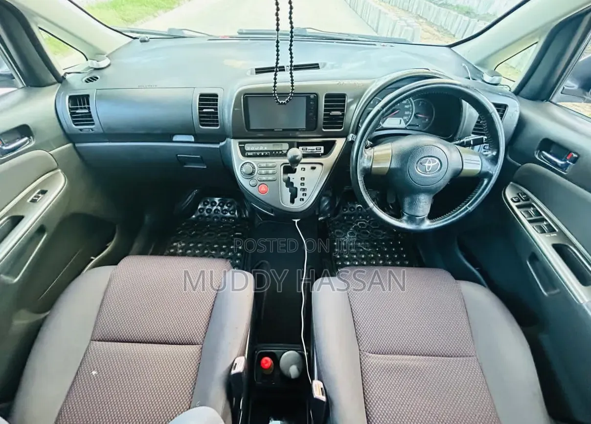 Toyota Wish 2006 Silver
