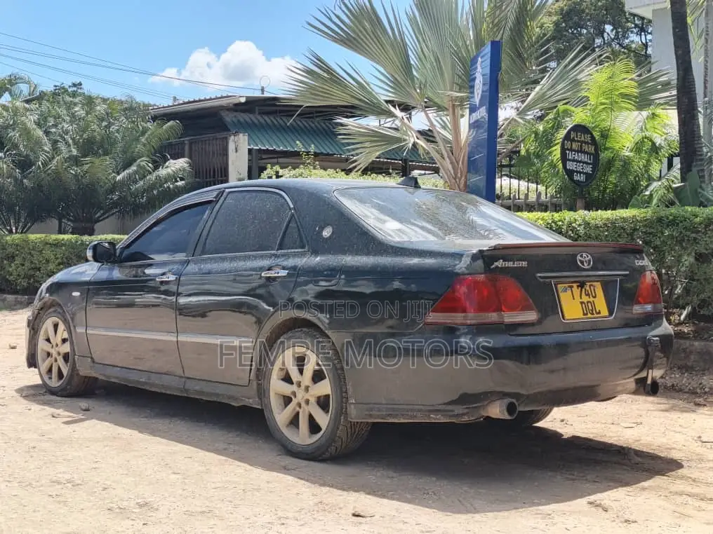 Toyota Crown 2006 Black