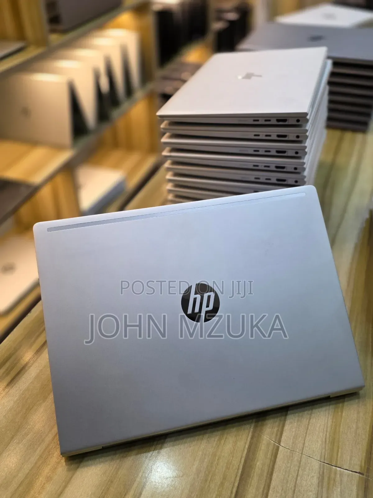 Laptop HP MT21 8GB Intel SSD 512GB