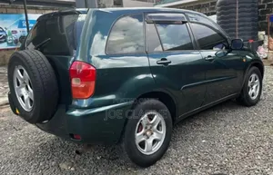Toyota RAV4 1.8 2004 Green