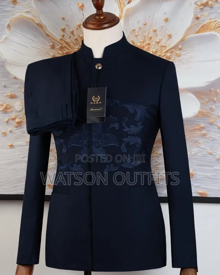 Men's New and Original Suits Daro Smartly and Nicely Branded