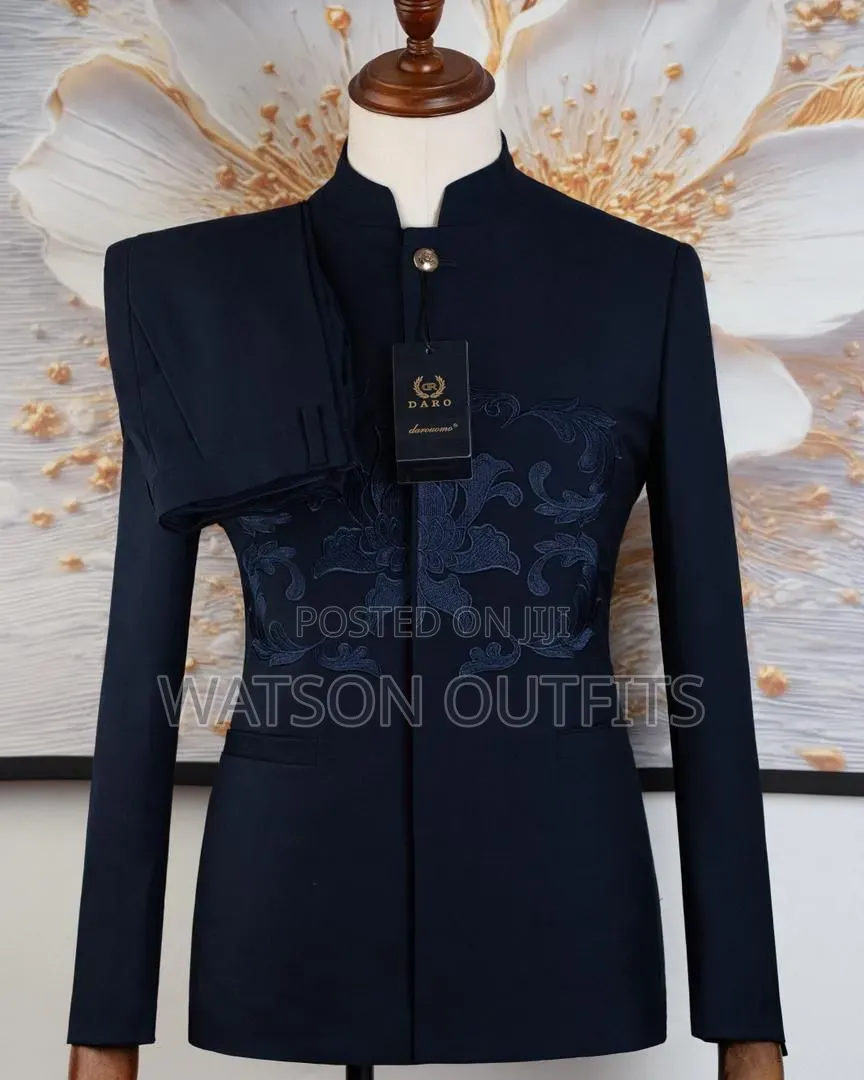 Men's New and Original Suits Daro Smartly and Nicely Branded