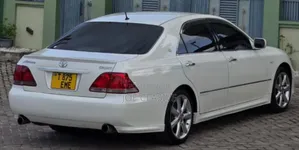 Toyota Crown 2006 White