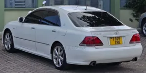 Toyota Crown 2006 White