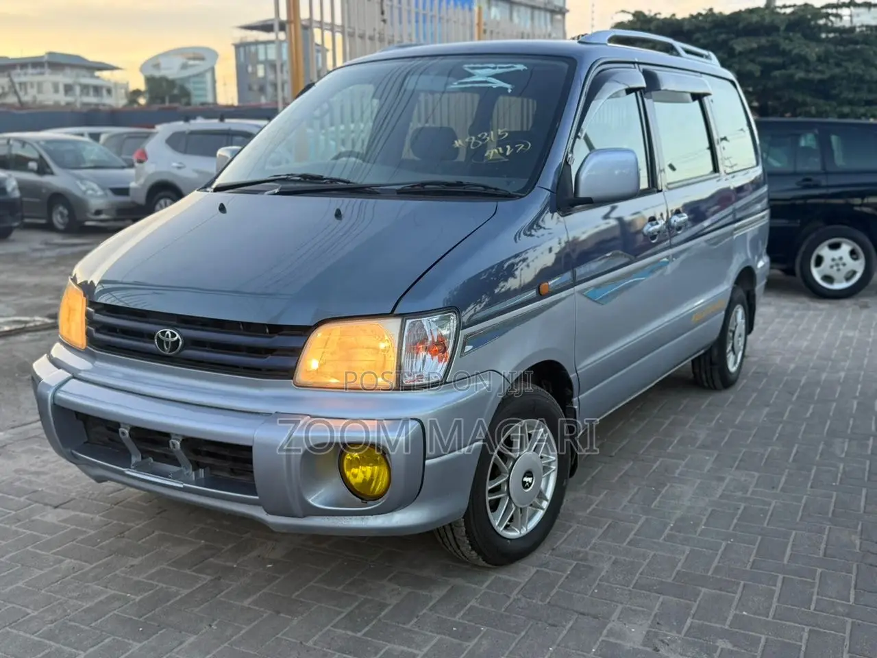 Toyota Noah 2003 Blue