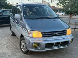 Toyota Noah 2003 Blue