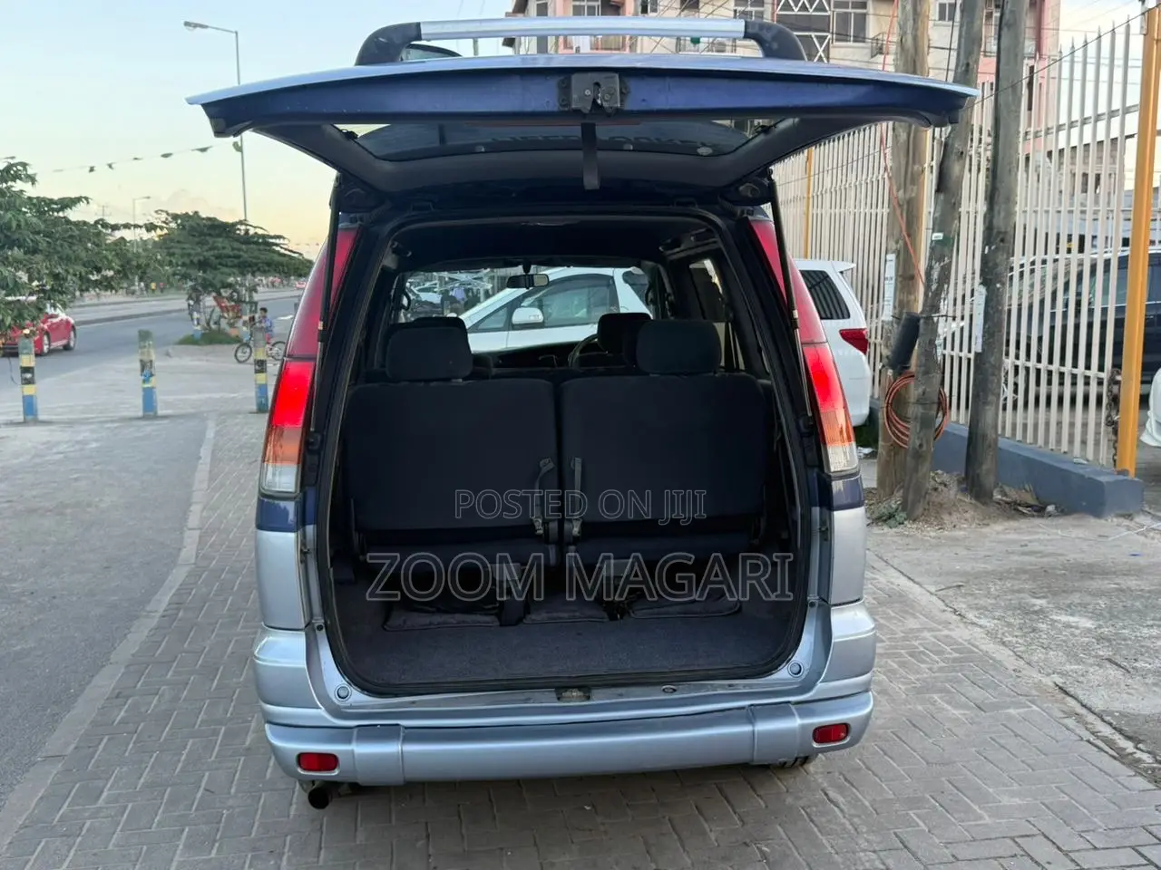 Toyota Noah 2003 Blue