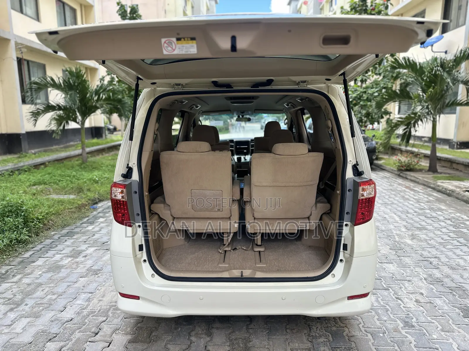 Toyota Alphard 2.4 Petrol FWD 2012 White