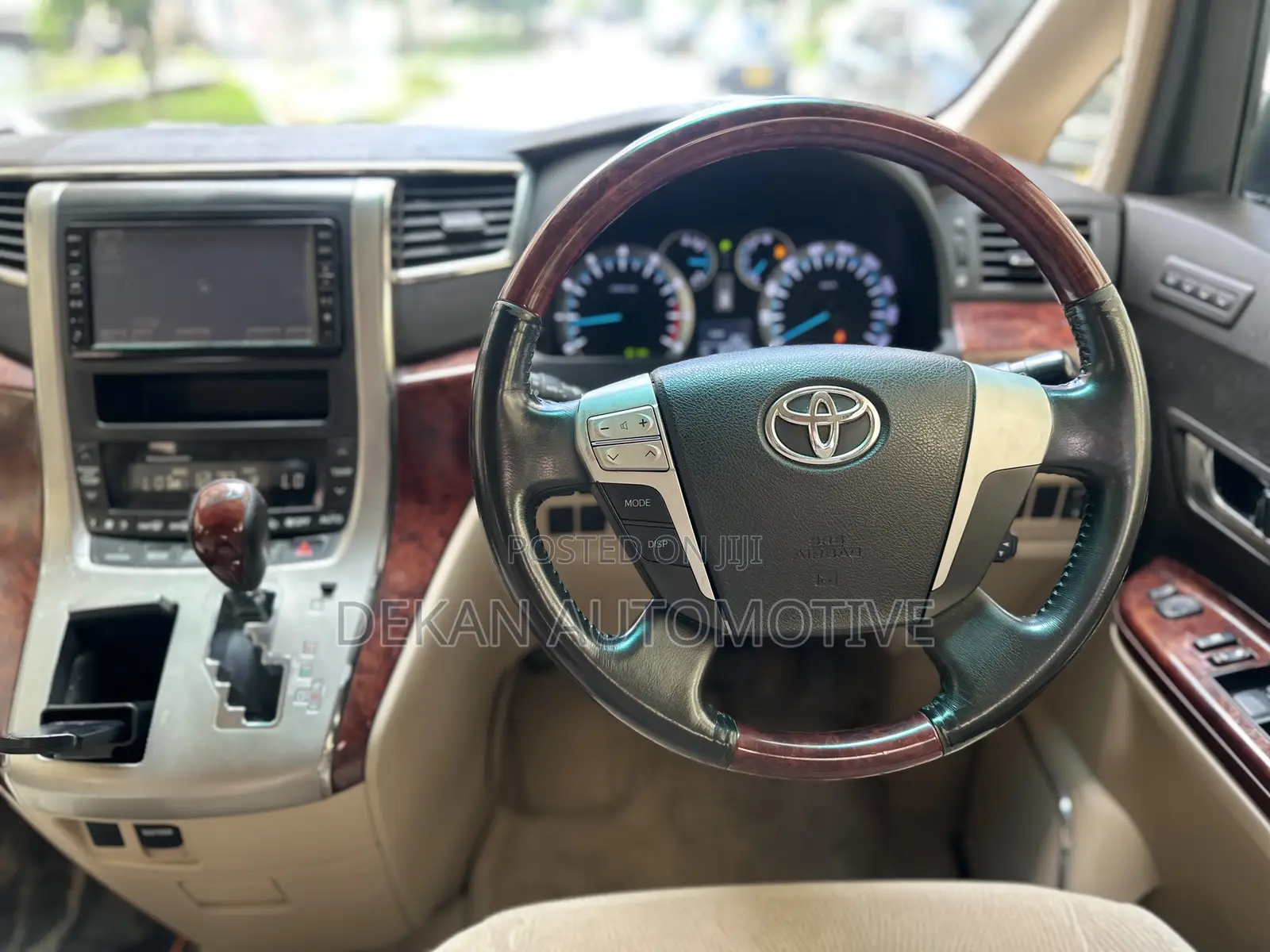 Toyota Alphard 2.4 Petrol FWD 2012 White