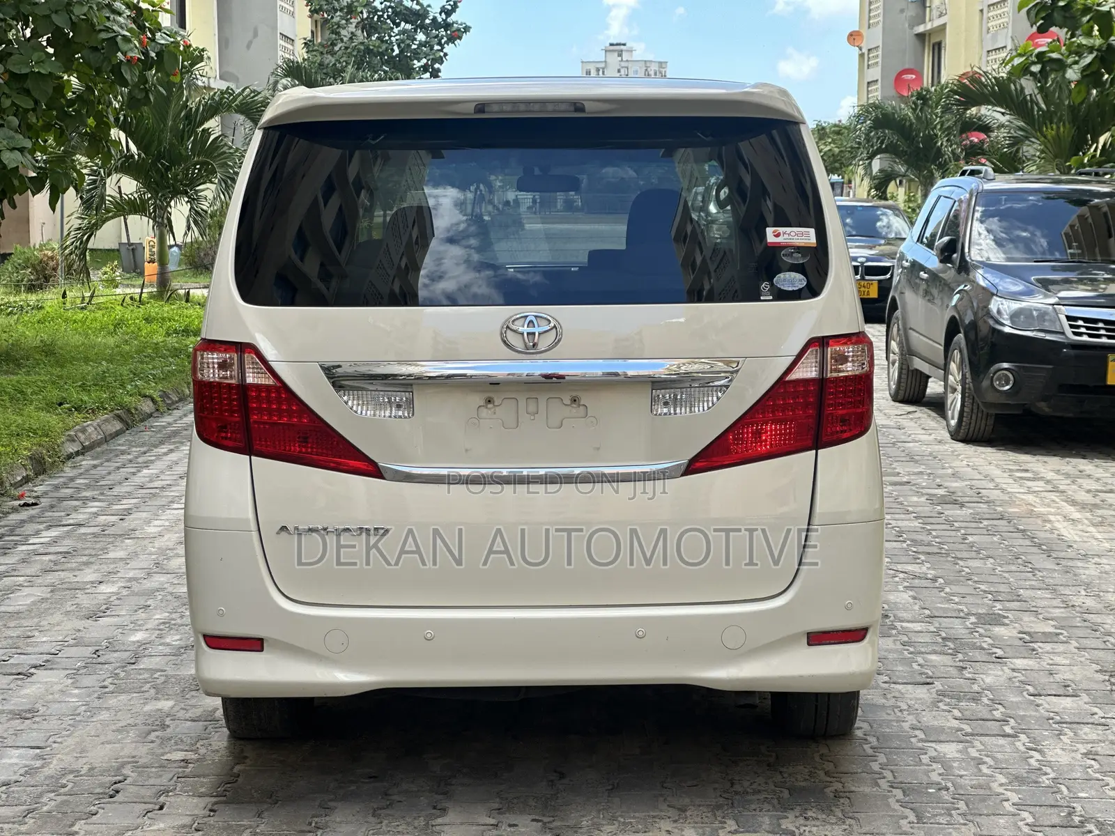 Toyota Alphard 2.4 Petrol FWD 2012 White