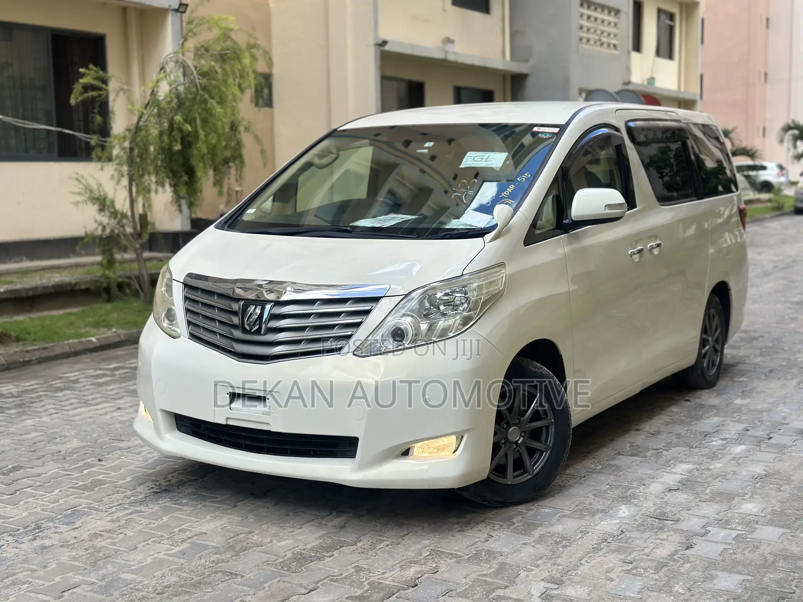 Toyota Alphard 2.4 Petrol FWD 2012 White