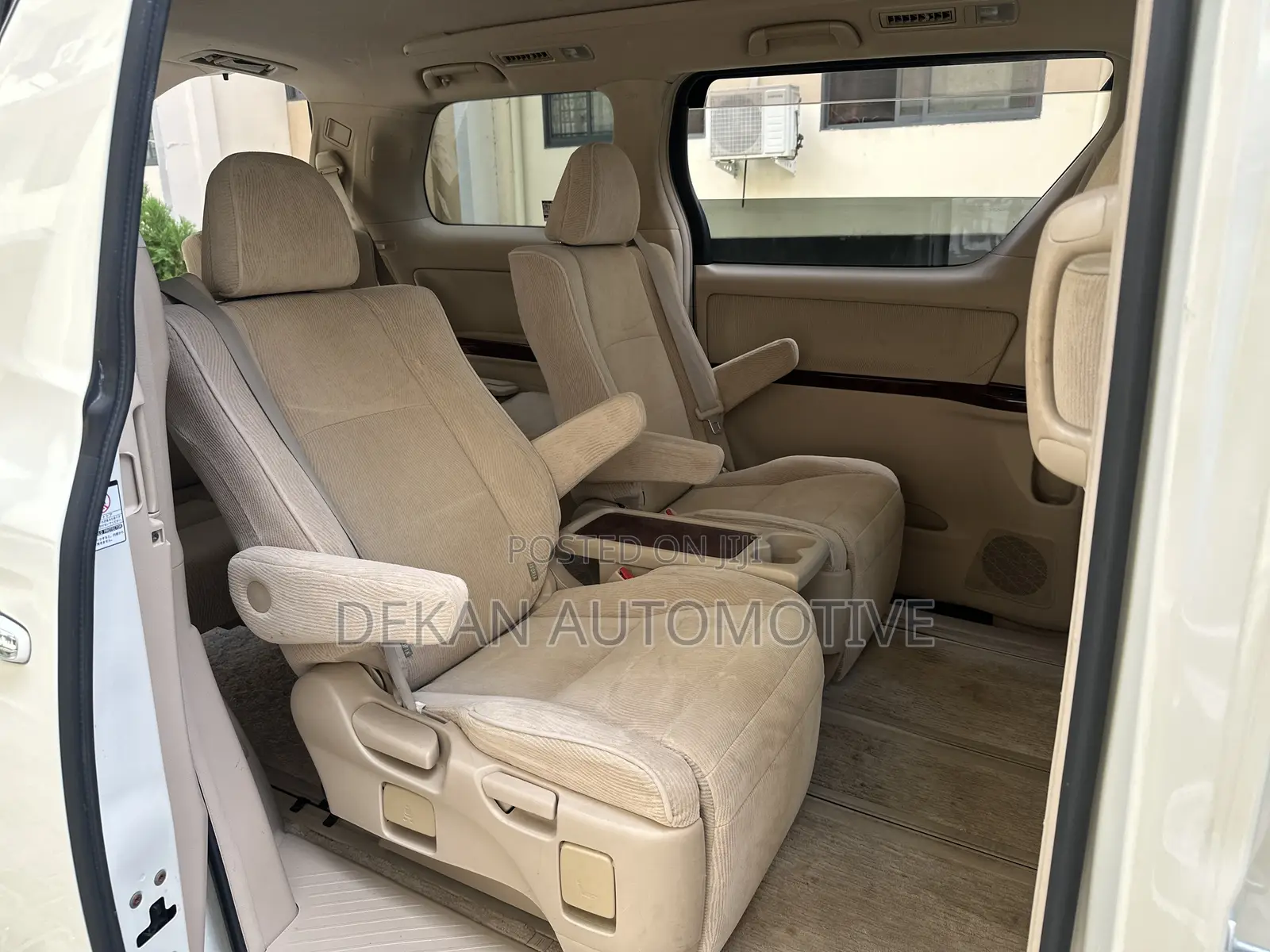 Toyota Alphard 2.4 Petrol FWD 2012 White