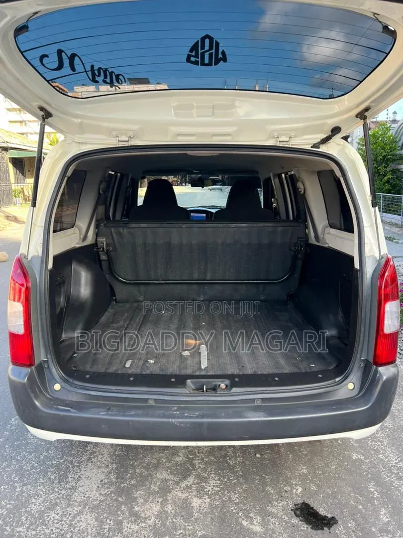 Toyota Probox 2003 White