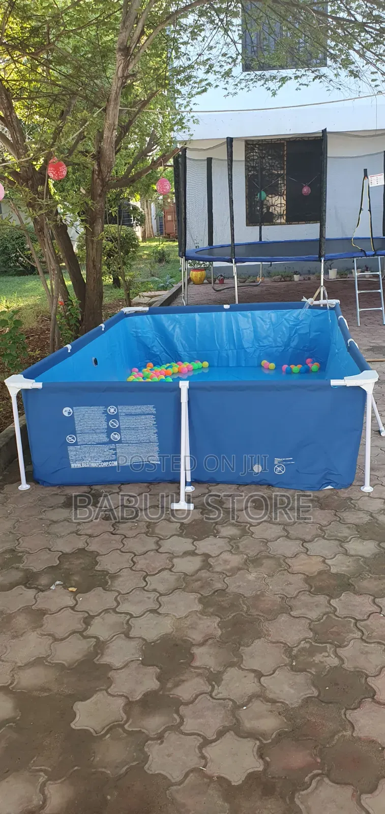 Ni Swimming Pool   Nzurisana